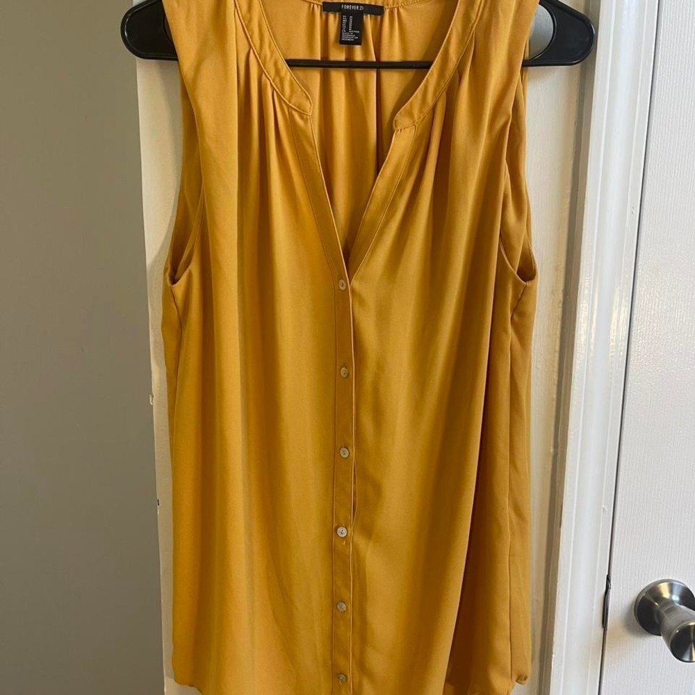 Forever 21 Yellow sleeveless blouse with button-up front size M